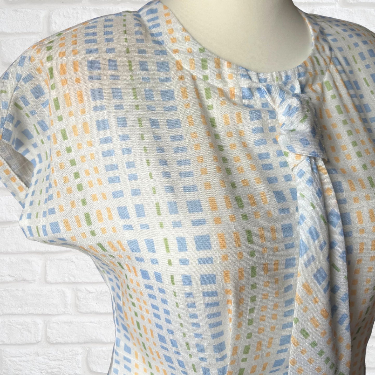 Vintage 50s Style Tie Front Geometric Print Blouse with Button Up Back. Approx UK size 12-14