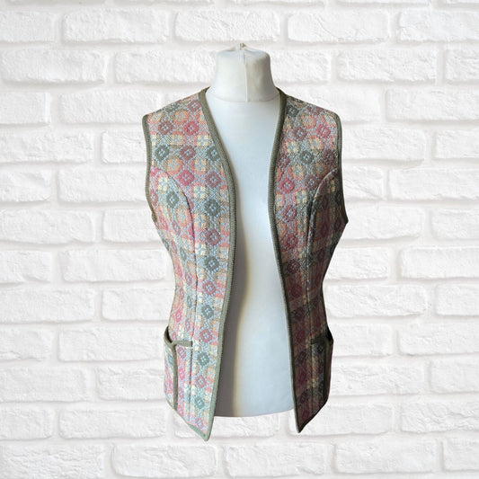 Vintage Welsh Wool Tapestry Style Waistcoat: A Timeless Piece of Welsh Craftsmanship. Approx UK size 10-14