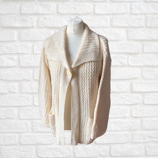 70s cream shawl collar textured knit cardigan.  Approx UK size 12-16