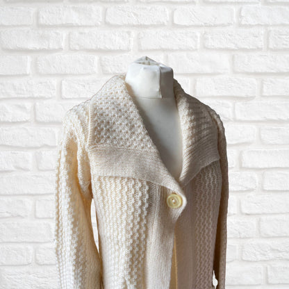 70s cream shawl collar textured knit cardigan.  Approx UK size 12-16