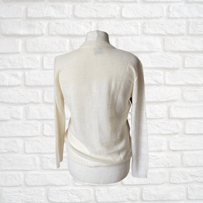 70s/80s creamy white lightweight v neck vintage cardigan . Approx  U.K. size 14-16