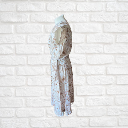 40s/50s style white and brown floral button down sleeveless vintage dress . Approx UK  8-10