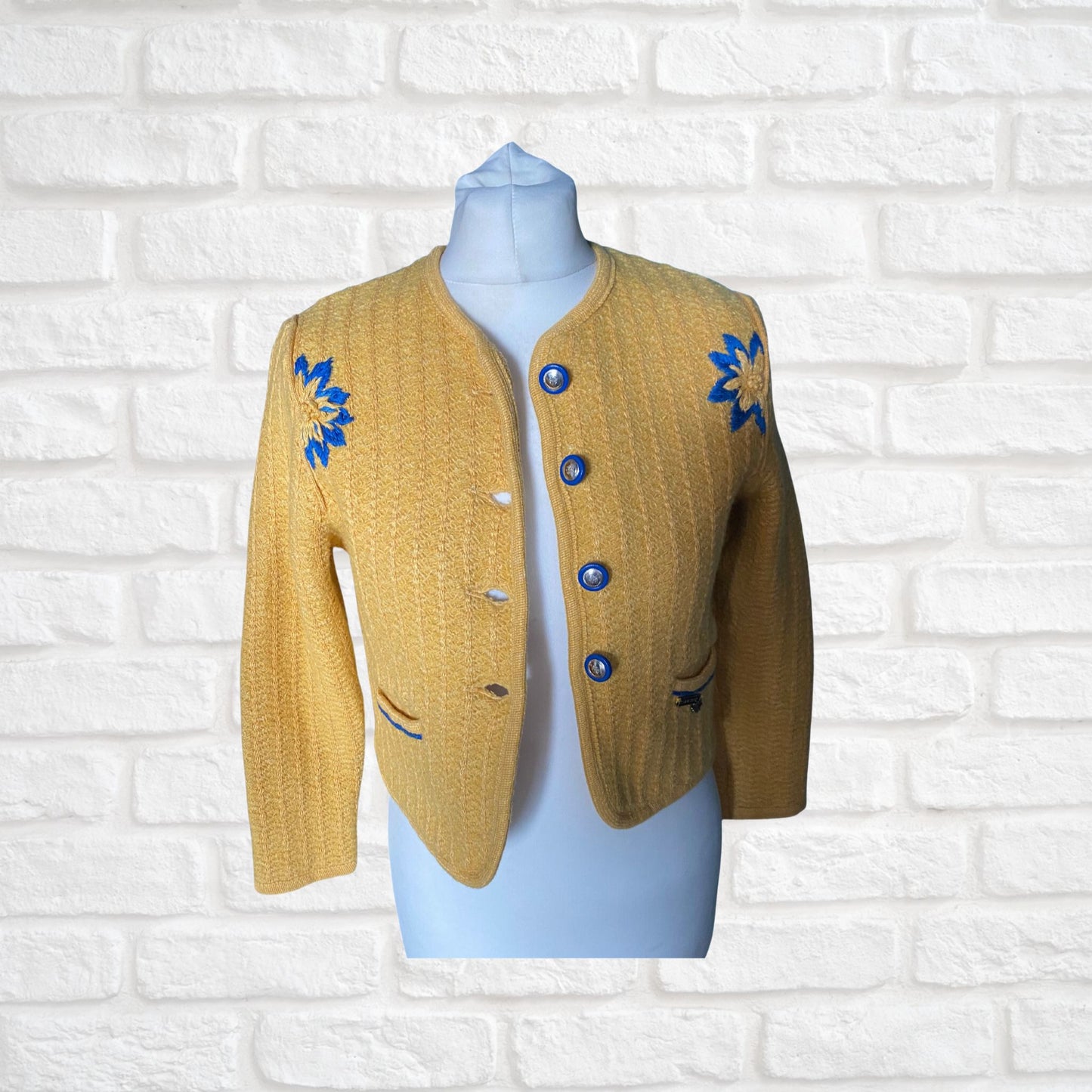 Vintage Yellow Cropped Cardigan with embroidered blue  flower motif. Approx UK size 8-10