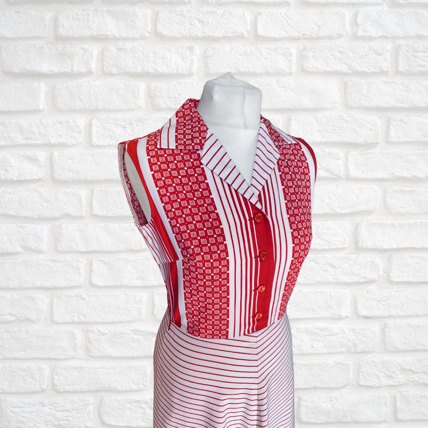 Vintage red and white open collar geometric and striped midi dress. Approx UK size 8- 10