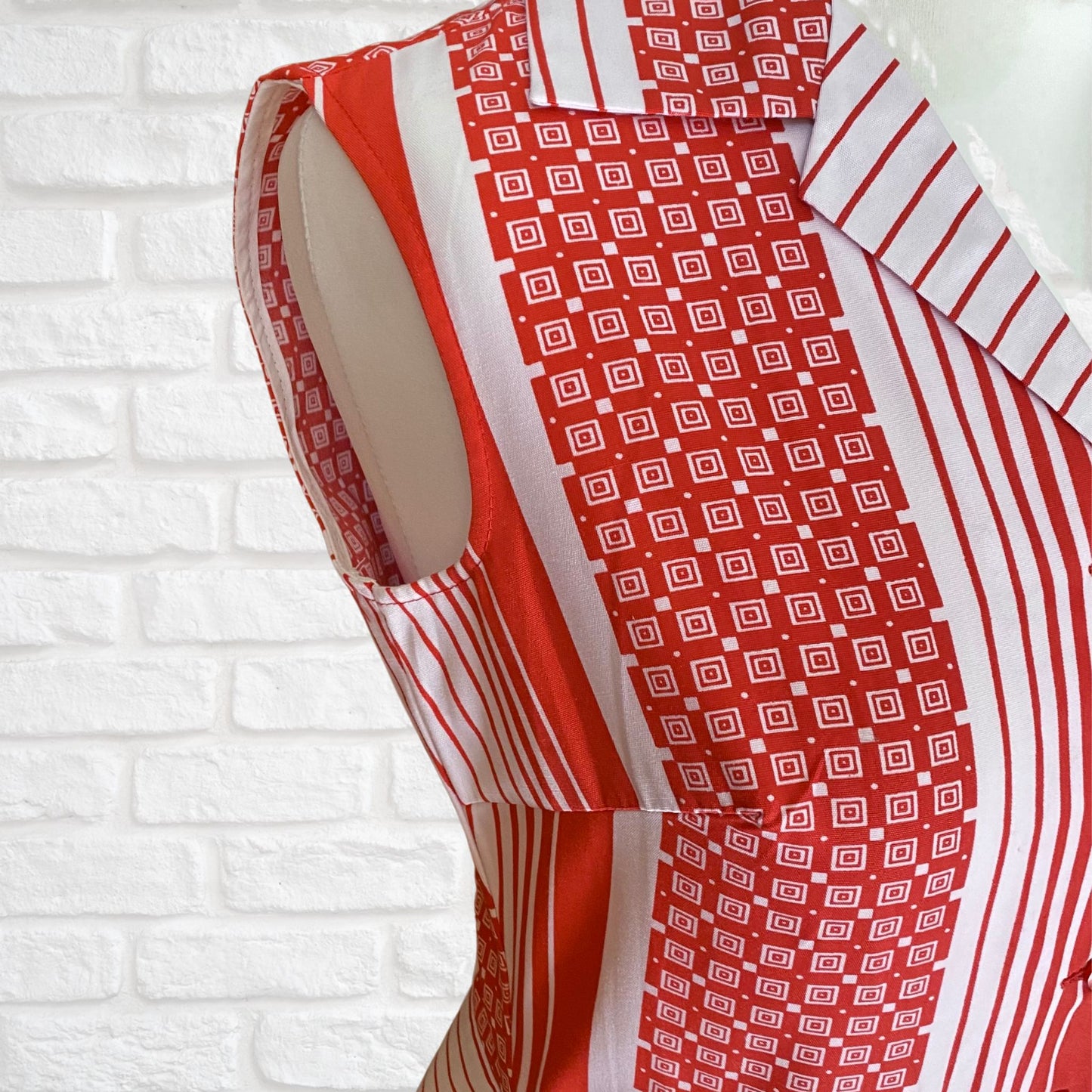 Vintage red and white open collar geometric and striped midi dress. Approx UK size 8- 10