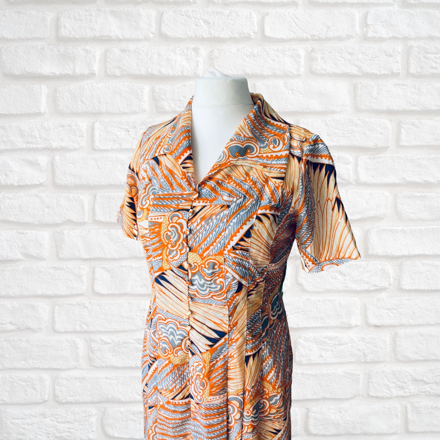 1970s Orange, Grey, and White Abstract Print Midi Dress - Vintage Shirt Waister Style. Approx UK size 14-16