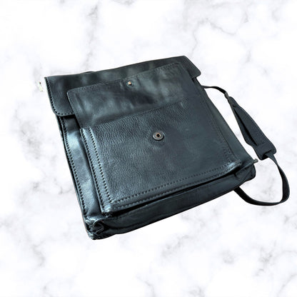 Vintage Black Leather Cross Body/ Shoulder Bag. Classic and Stylish. Perfect for Everyday