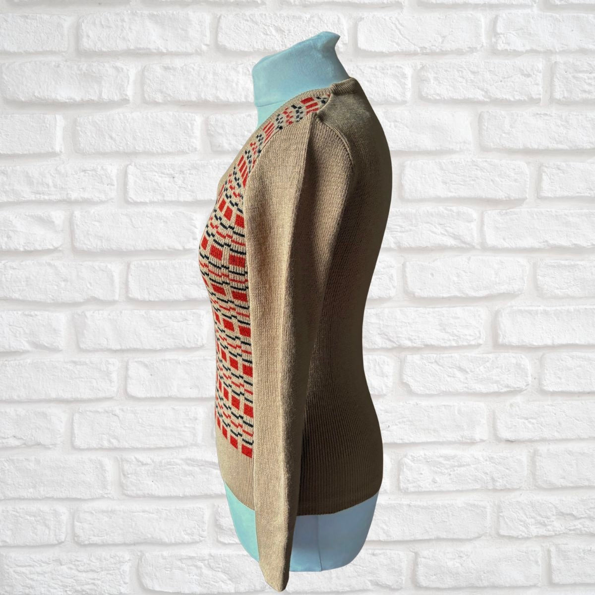 V neck camel 70s pullover with red squares and black lines