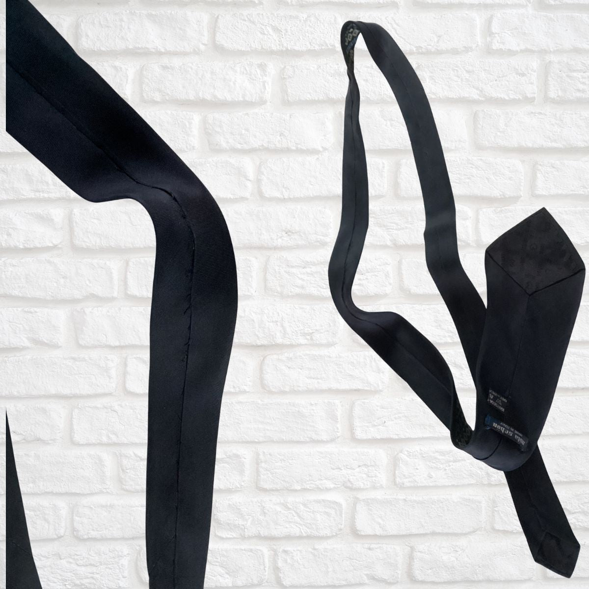 Geometric Print Italian Silk Vintage Tie by Mila Schön