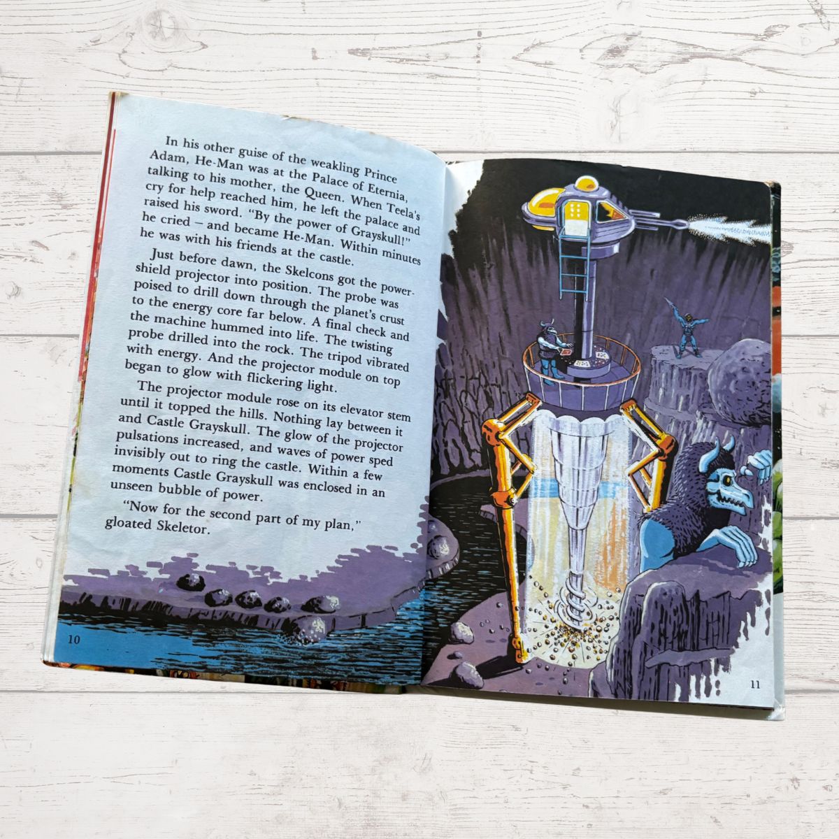 Castle Grayskull Under Attack ! He - Man. Masters of the Universe. Vintage ladybird book. Great gift idea