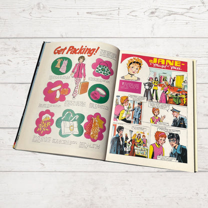 Vintage Diana Annual 1972, full of fiction, fashion, fun and nostalgia. Great gift idea