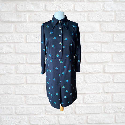 70s Black Floral Print Long Sleeved Dress with a Dagger Collar. Approx UK size 14-16