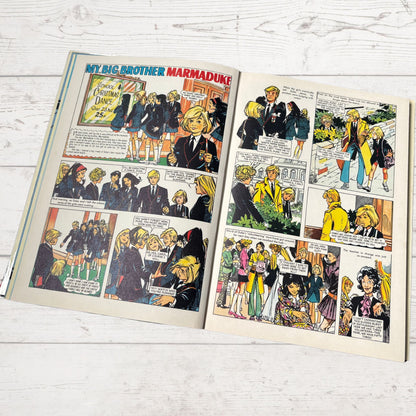 Vintage Diana Annual 1972, full of fiction, fashion, fun and nostalgia. Great gift idea