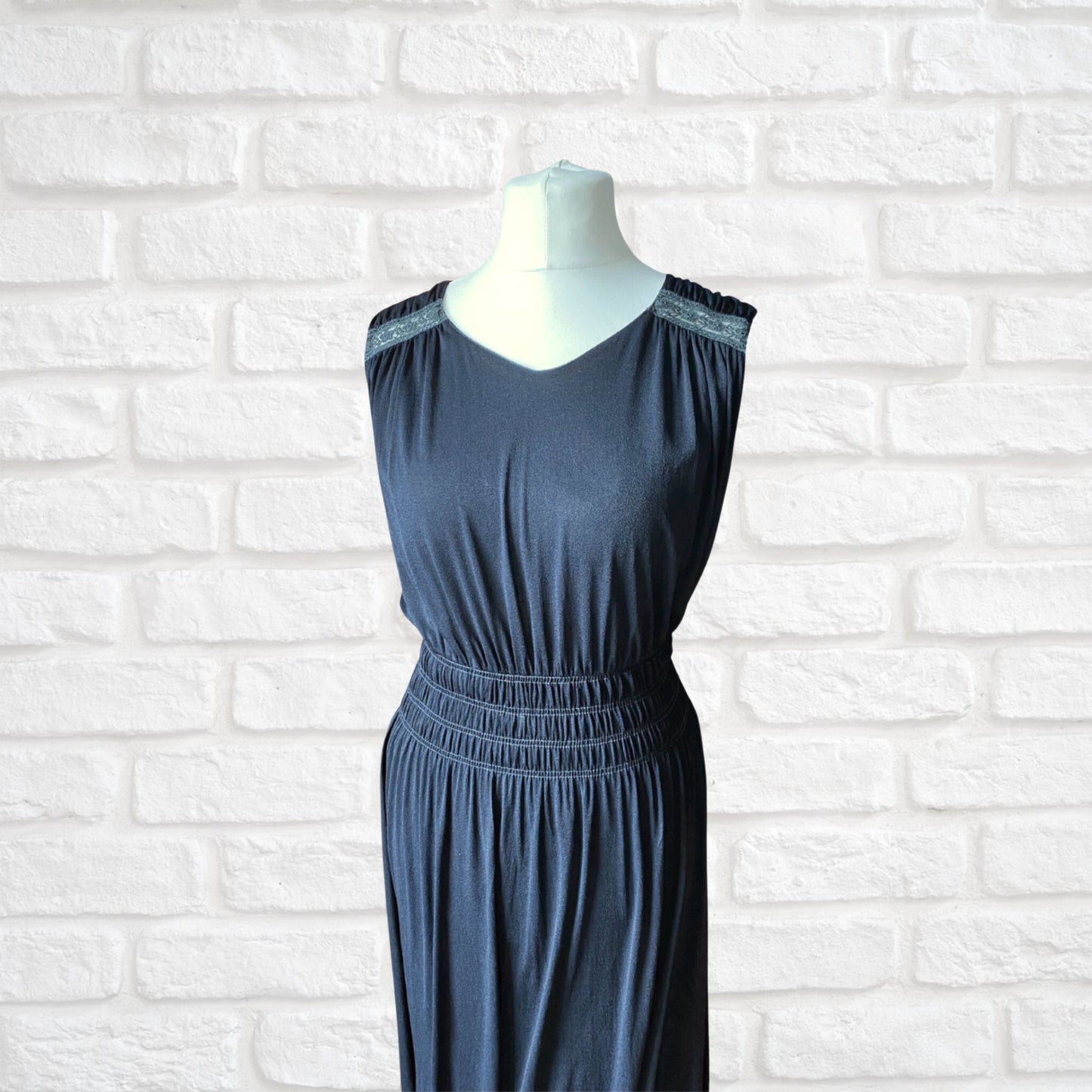 70s Vintage Grecian Style Black Maxi Dress. Approx U. K  size 12