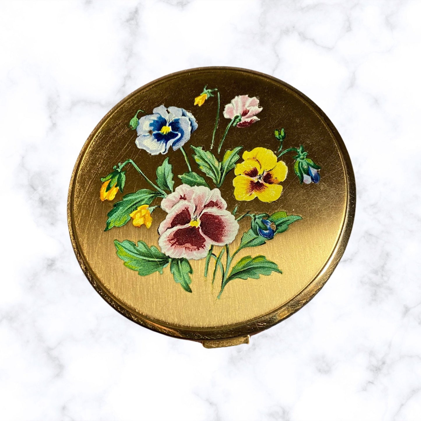 Vintage midcentury gold tone floral design compact by Melissa  - Elegant and functional beauty accessory