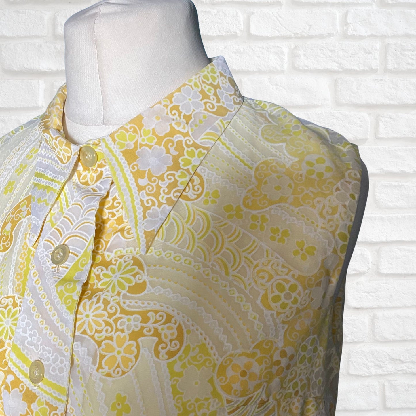 60s Mod Style Yellow Psychedelic Floral Shift Dress. Approx  UK size 12-14