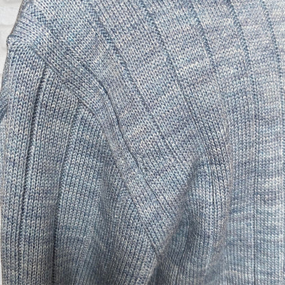Vintage blue ribbed cable knit crew neck sweater. Approx UK size 12-14(w) sml to med (m)