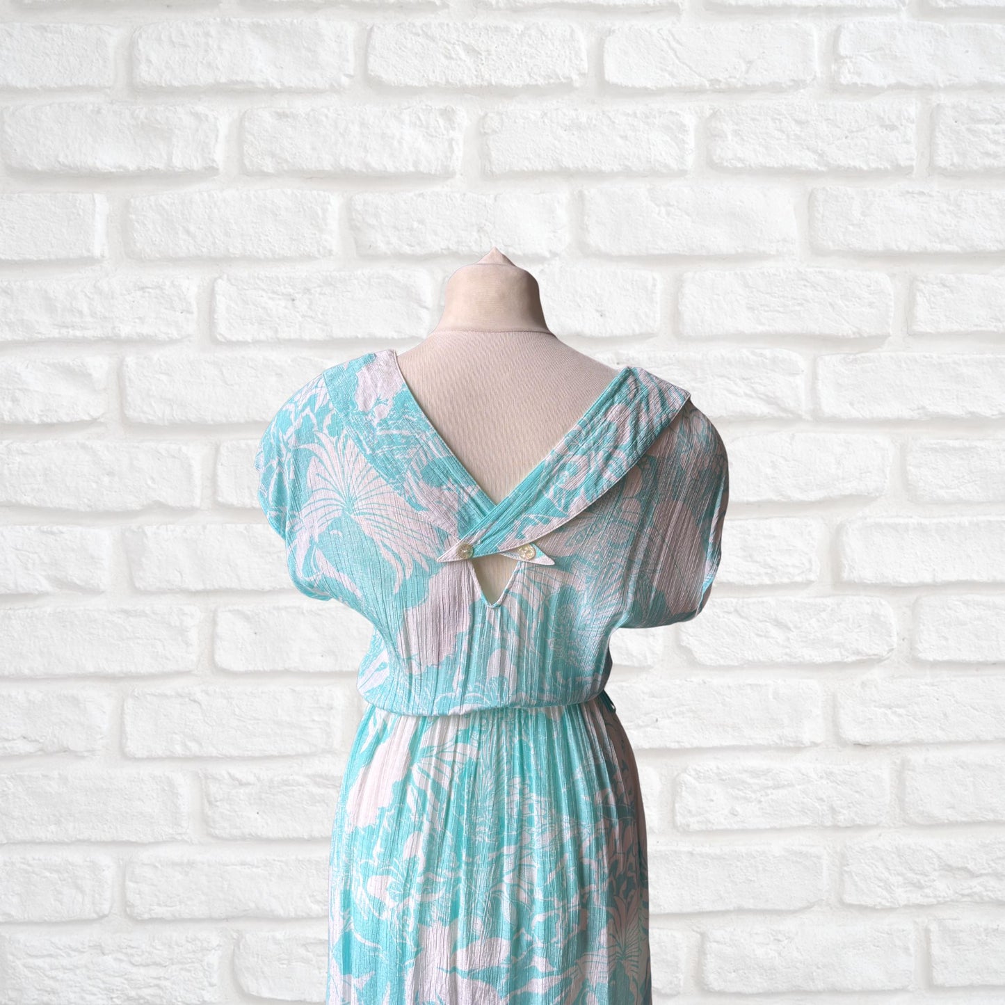 80s white and turquoise floral print Betty Barclay midi dress. Approx  U.K. size  12-14