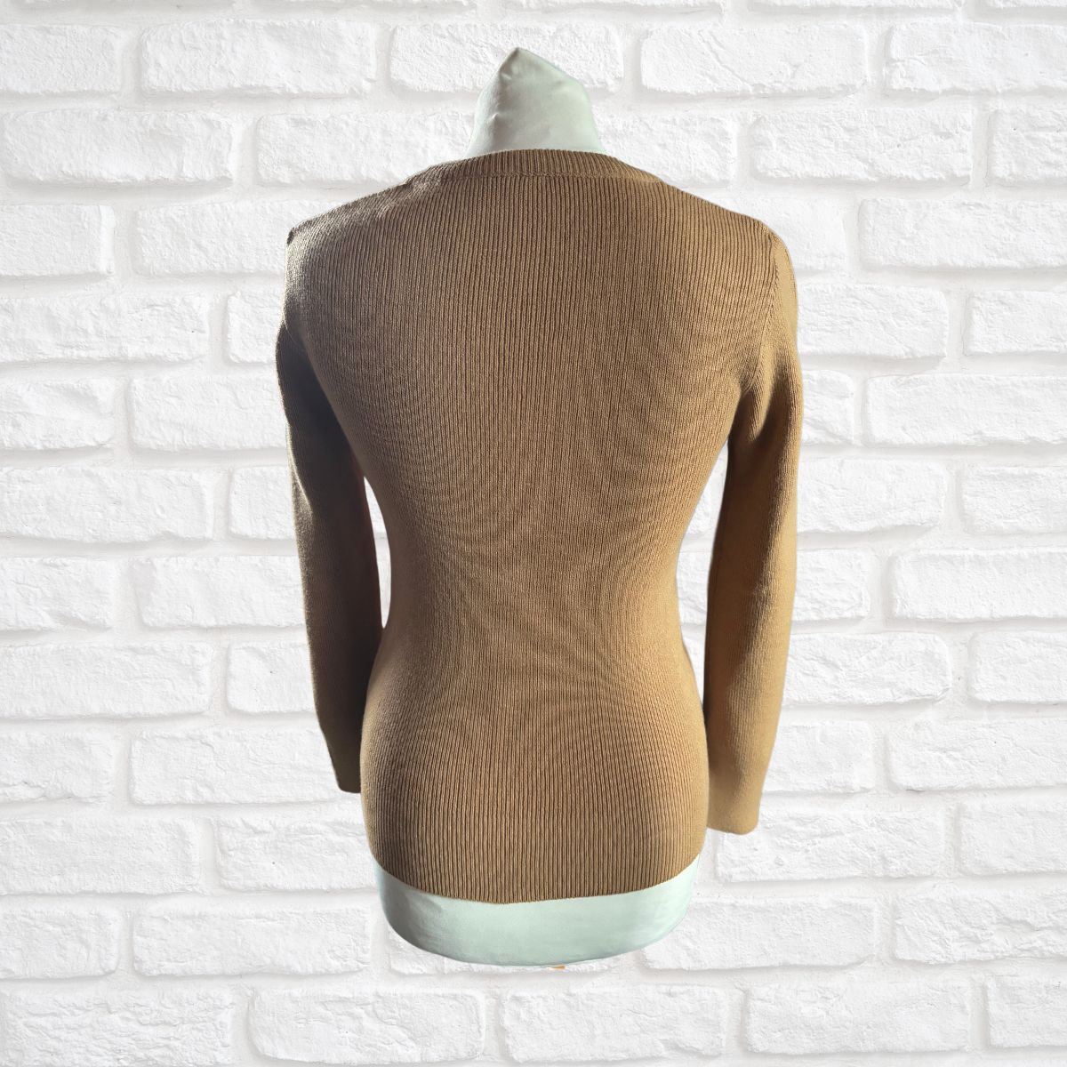 Camel jumper close up back 