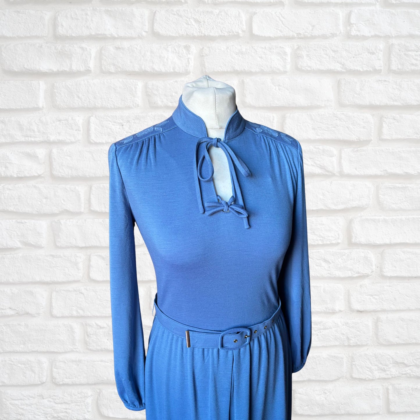 Elegant Blue 1940s style Long-Sleeved 70s Vintage Midi Dress. Approx UK size 8-10