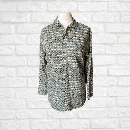 1970s Green, Black and White Geometric Print Cotton Vintage Shirt. Approx UK size L-XL (men  ) 18-20( women)