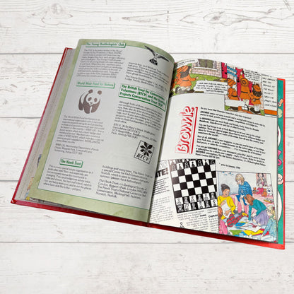 Vintage Girl Guides Annual: The Official Brownie Annual 1991. Great nostalgic gift idea