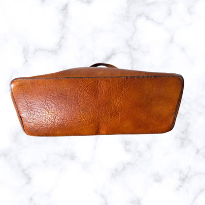 70s Dark Tan Leather Vintage Shoulder Bag. Stylish and Secure