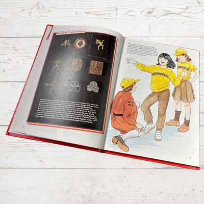 Vintage Girl Guides Annual: The Official Brownie Annual 1991. Great nostalgic gift idea