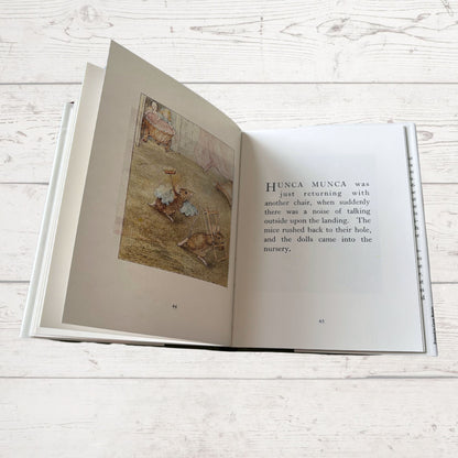 The Tale of Two Bad Mice. Vintage Beatrix Potter Book. 1989 edition. Great Gift Idea