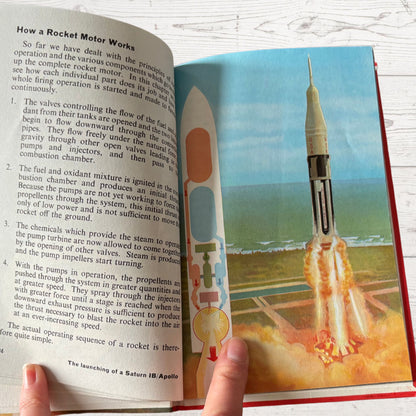 Vintage 1970s ladybird book, How it Works, The Rocket. Series 654