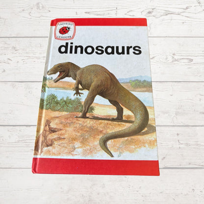 Vintage 1980s children’s book, Dinosaurs. A Ladybird Leader Book. Series 737