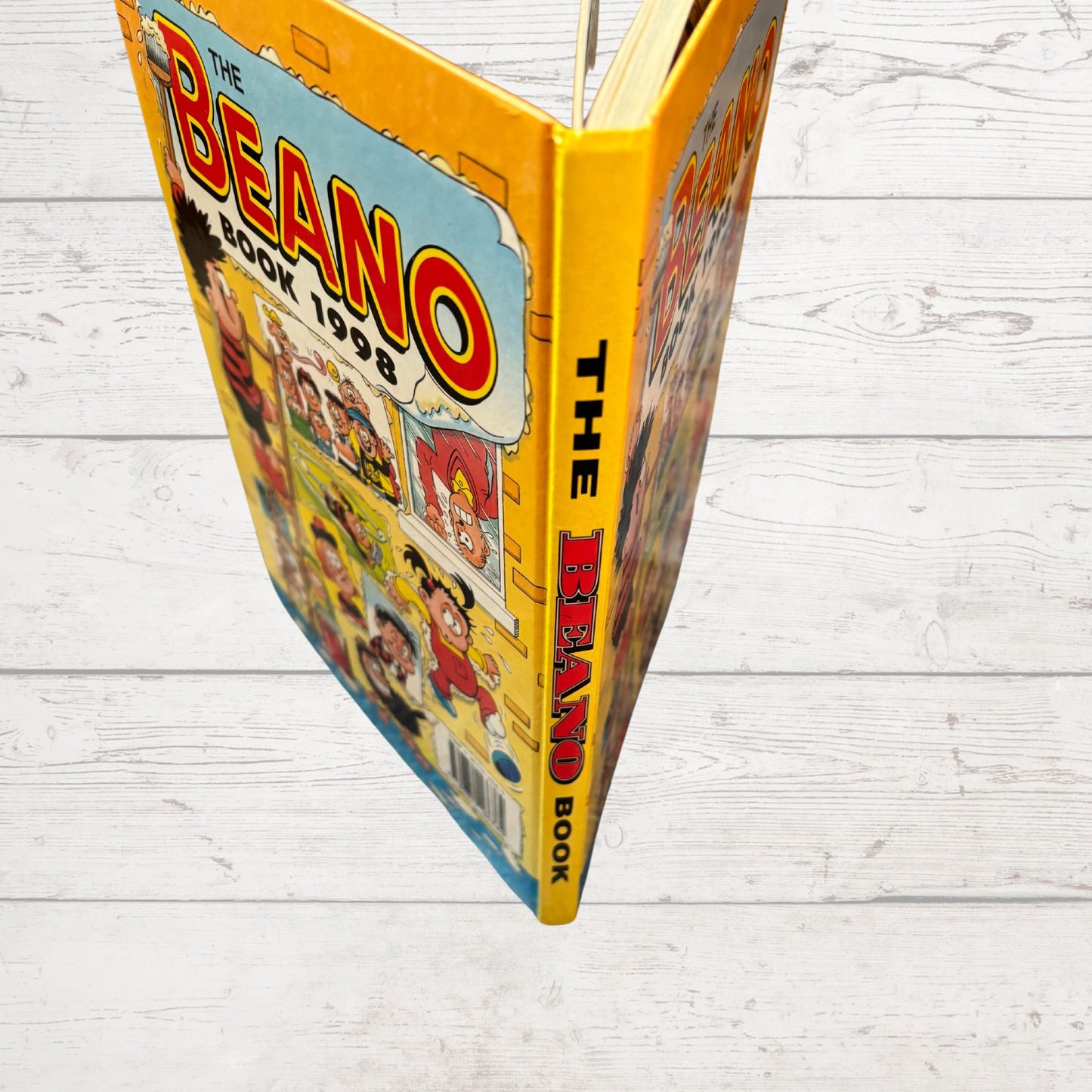 Vintage Beano Annual 1998 . Classic Comic Strips for Nostalgic Reading & Collecting. Great gift  idea.