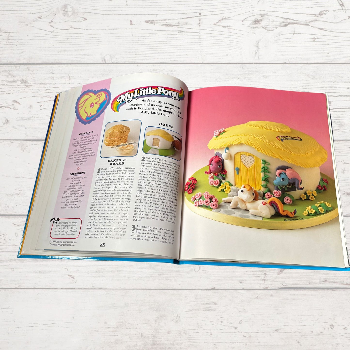 Lovable Character Cakes : A Vintage Cake Design Book by Debbie Brown