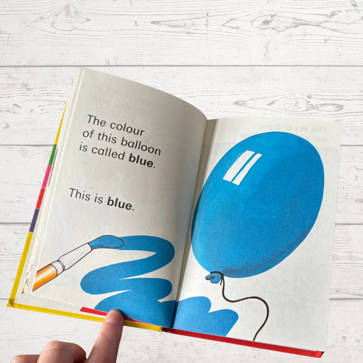 Colours. Vintage Early Learning Ladybird Book. 1978 Edition. Series 563