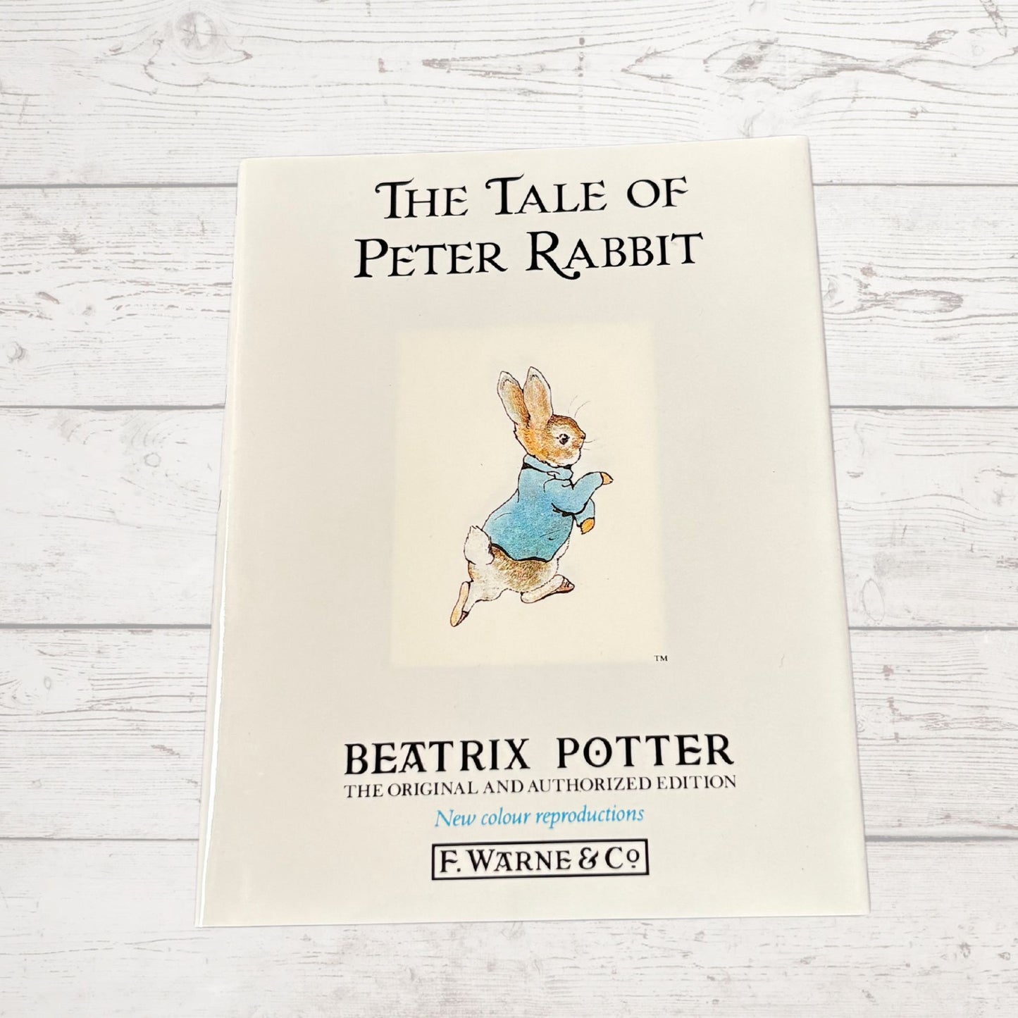 The Tale of Peter Rabbit. Vintage Beatrix Potter Book. 1989 edition. Great Gift Idea