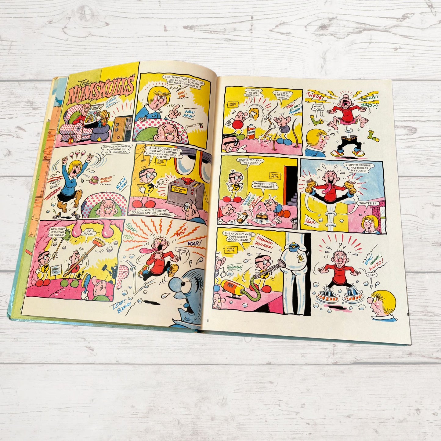 Vintage Beano Annual 1997. Classic Comic Strips for Nostalgic Reading & Collecting. Great gift idea.