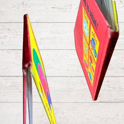 Colours. Vintage Early Learning Ladybird Book. 1978 Edition. Series 563