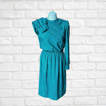 Green Polka Dot 70s Vintage Dress with Long Sleeves by Leslie Fay. Approx U.K. size 10-12