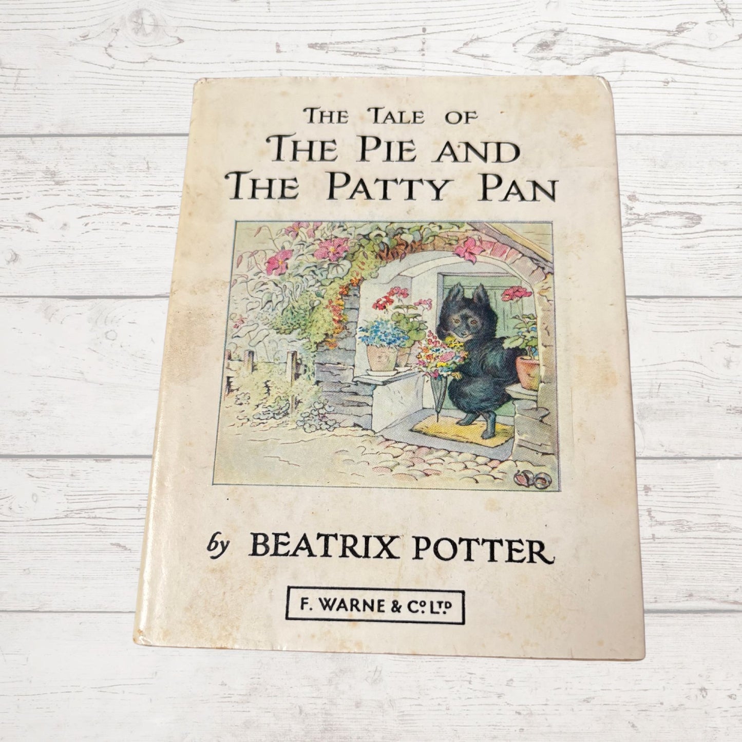 The Tale of The Pie and The Patty Pan. Vintage Beatrix Potter book. 1971 edition