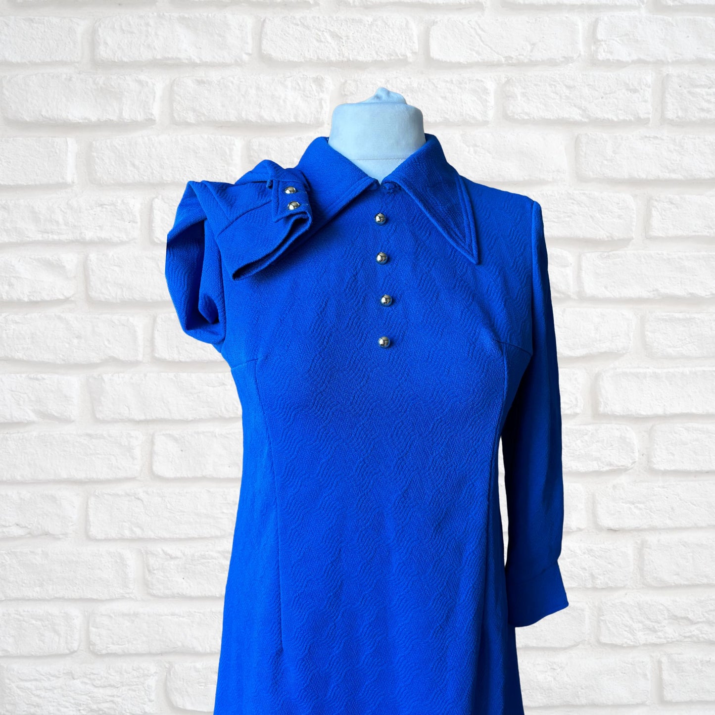 Vintage 1960s Long Sleeves Bright Blue Mini Dress with Dagger Collar. Approx UK size 12-14