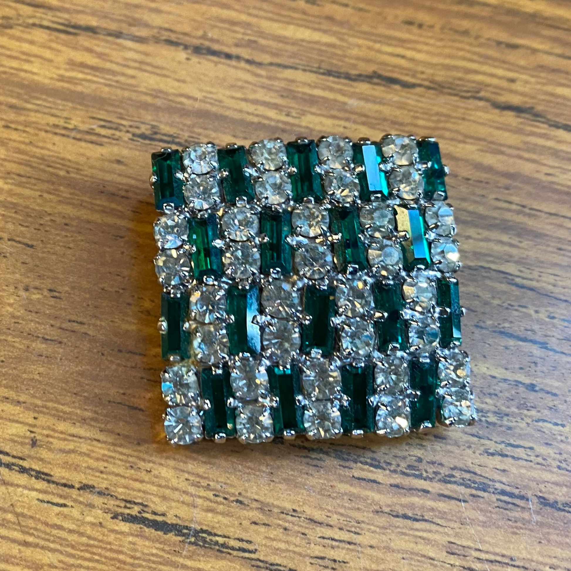 Vintage square brooch with green and diamanté accents - Perfect gift idea for any occasion