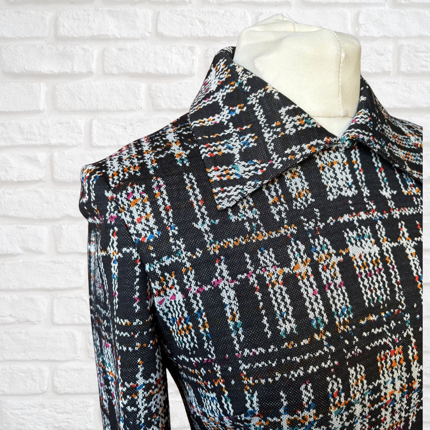 Vintage 60s/70s Colourful Abstract Print Long-Sleeved Mini Dress. Approx UK size 8-10