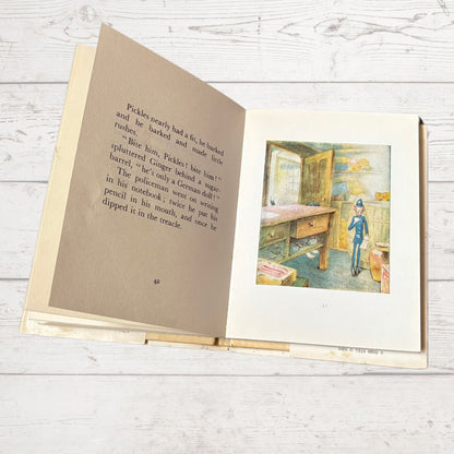 The Tale of Ginger and Pickles. Vintage Beatrix Potter book. 1971 edition