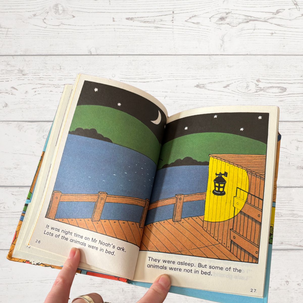 Mr. Noah’s Animals. The Monkeys and The Foxes. 1980s Vintage Ladybird Book. Series 815.