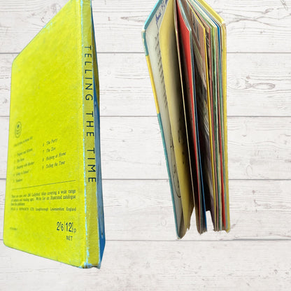 Telling the Time. Vintage Ladybird Learning to Read Book. 1971. Series 563