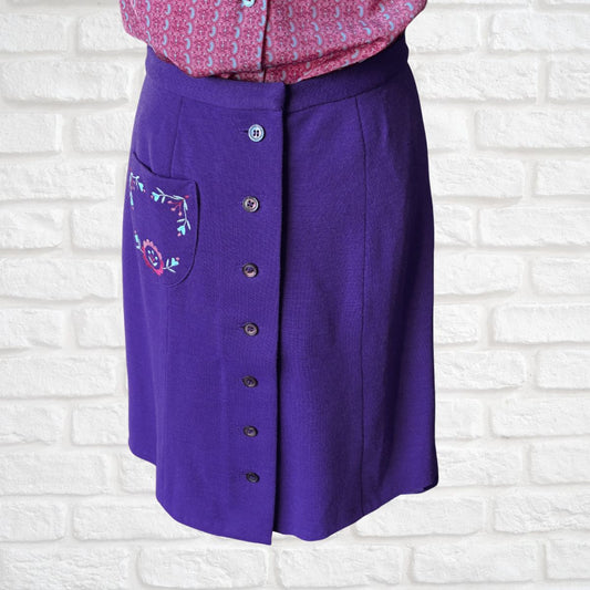 60s/70s Purple A Line Mini Skirt with Cute Floral Embroidered Pocket.Approx UK size 8-10