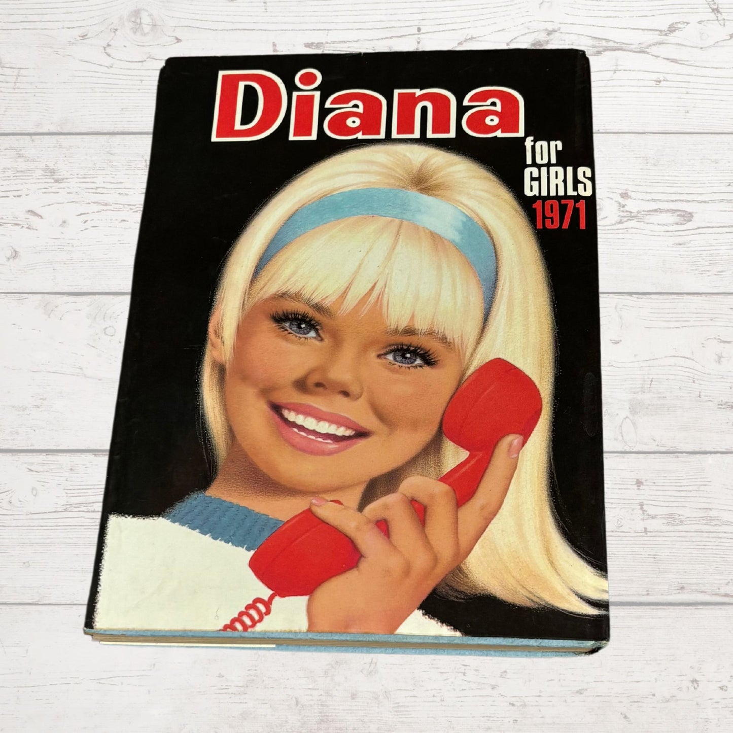 Vintage Diana Annual 1971, full of fiction, fashion, fun and nostalgia. Great gift idea