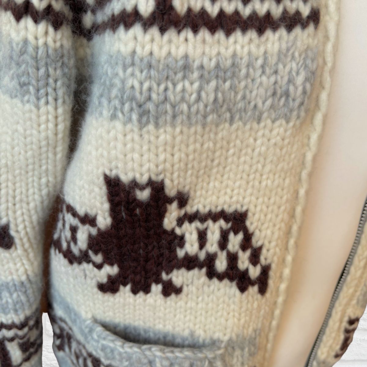 Vintage Canadian Sweater Company Zip Up Unisex Wool Cardigan. Approx UK size S - M ( men)/ 12-16 ( women)