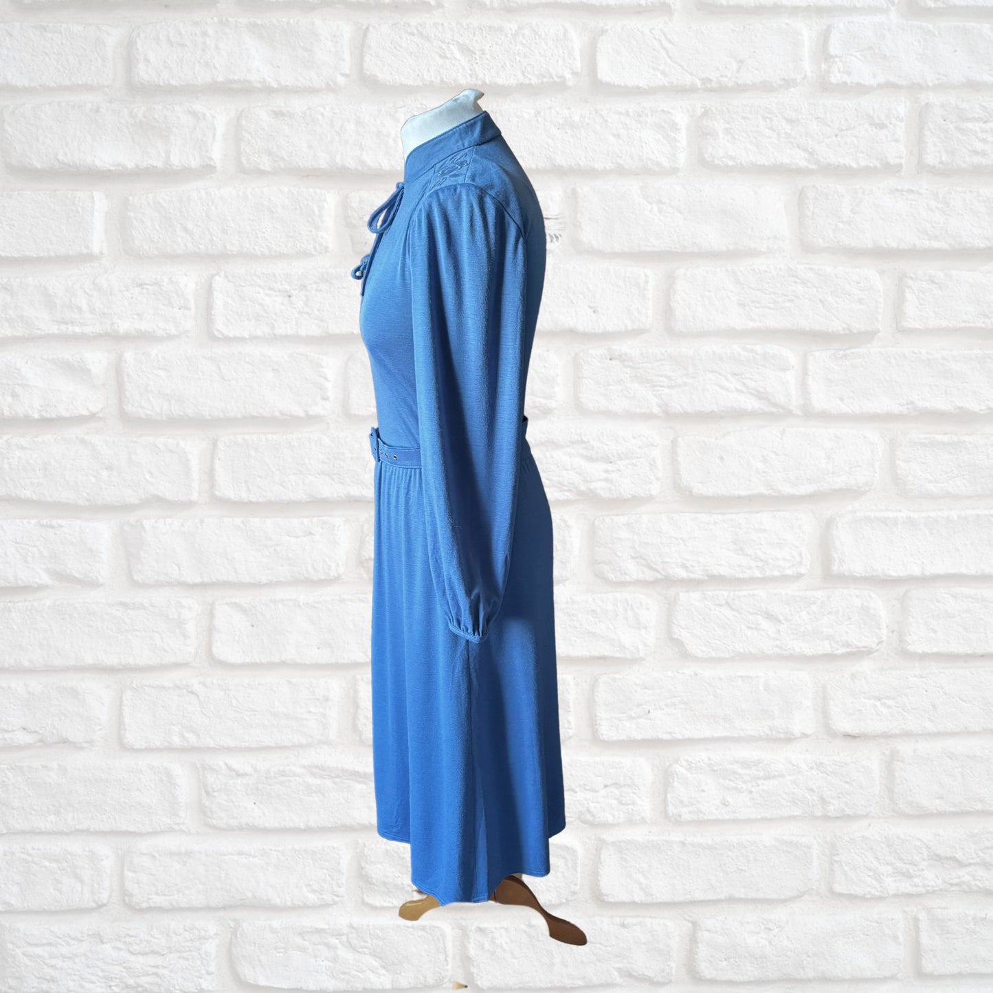 Elegant Blue 1940s style Long-Sleeved 70s Vintage Midi Dress. Approx UK size 8-10