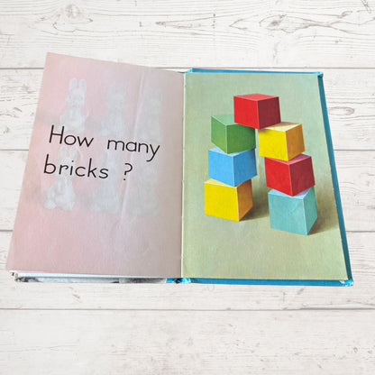 Numbers. Vintage Ladybird Learning to Read Book. 1960s. Series 563